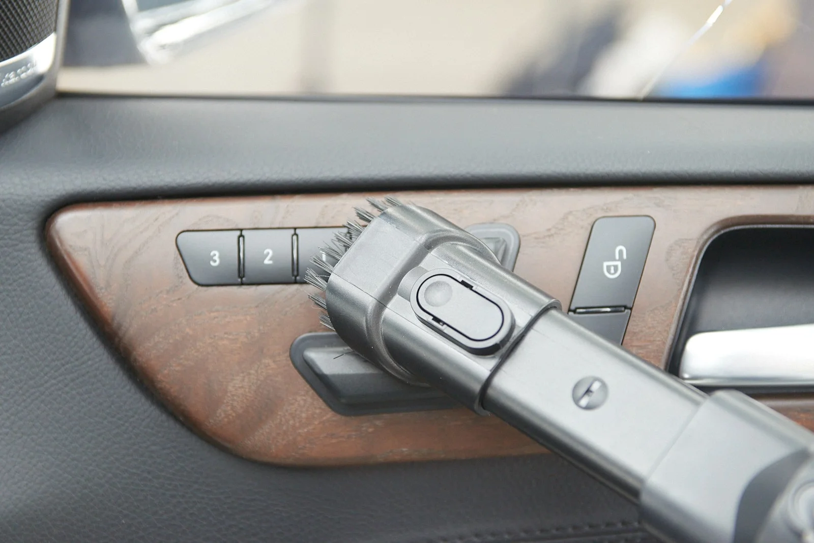 cordless handheld vacuum for Mazda6